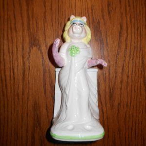 Miss Piggy toothbrush holder